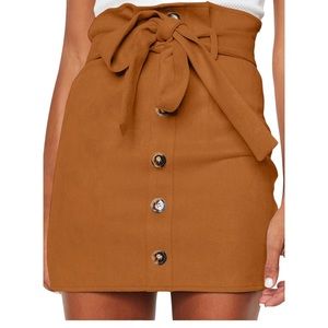 High Waisted Button Trim Front Belted Faux Suede  Mini Skirt. Size:M. (T11)